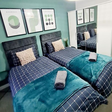 شقة Bright 3Br Walking Distance To Town - Free Parking غلاسغو المظهر الخارجي الصورة