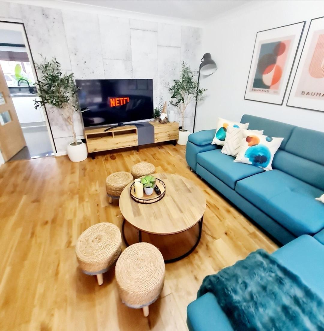 شقة Bright 3Br Walking Distance To Town - Free Parking غلاسغو المظهر الخارجي الصورة